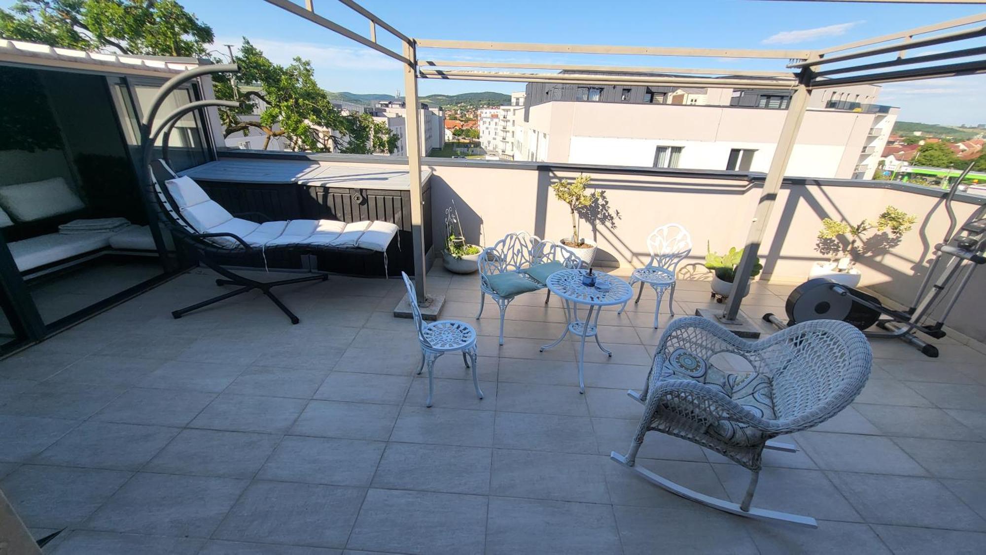 Sibiu Bach Penthouse Apartment Bagian luar foto